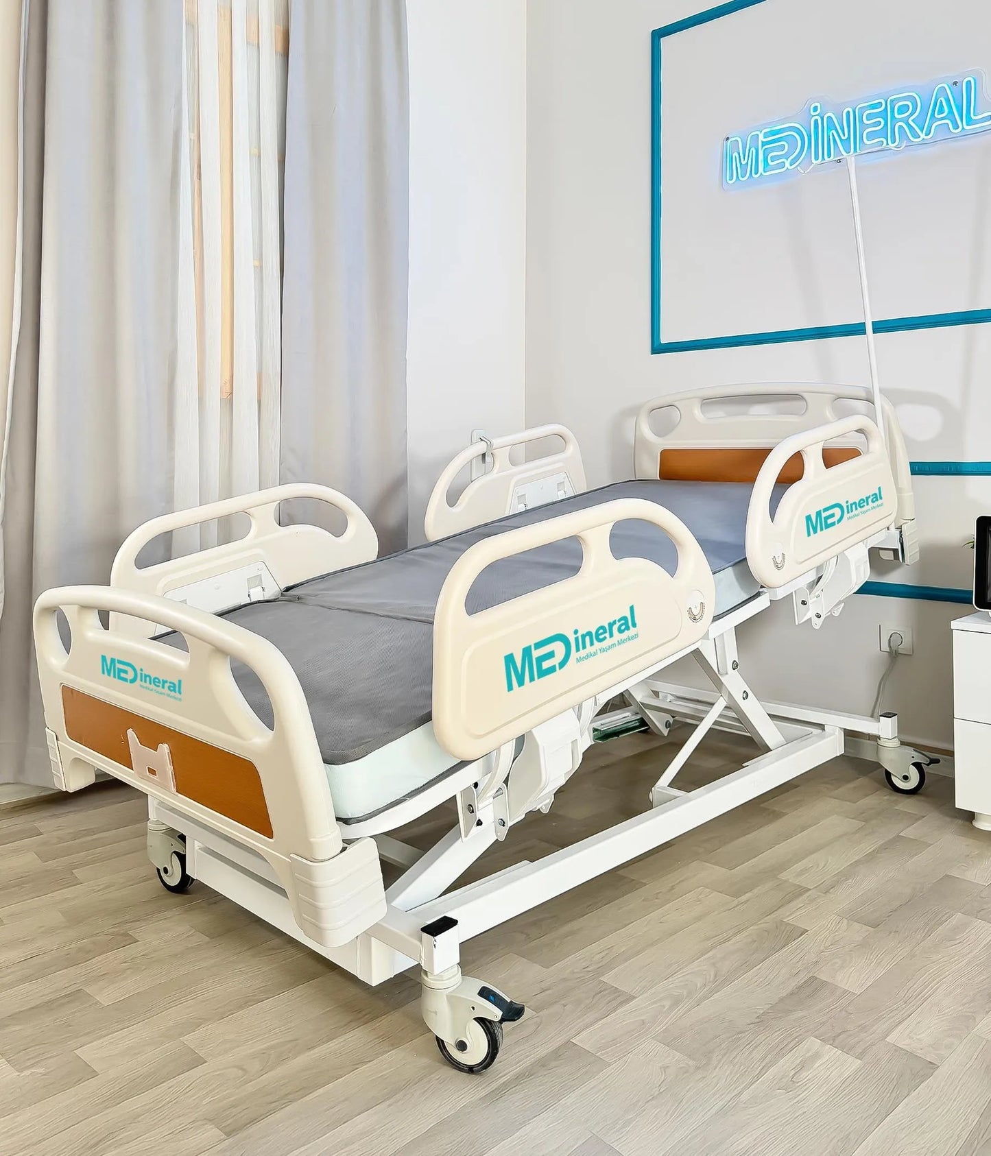 4 Motor Hasta Karyolası Full Abs Asansörlü + 15 Cm Antibakteriyel Visko Yatak + Alez